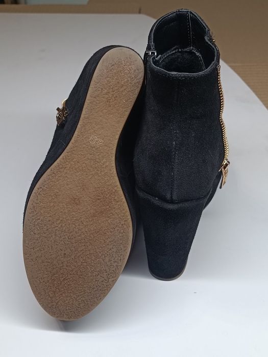 Женские ботильоны на танкетке 
Все
Товары
Домашнее задание
Визуальные