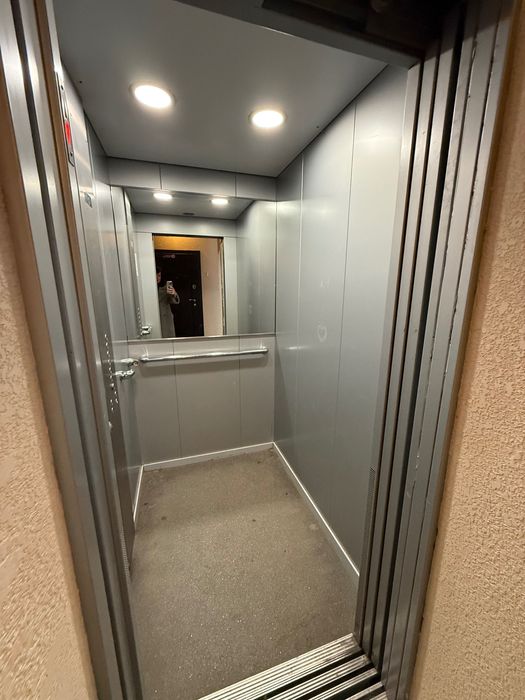 Чудова двокімнатна в сучасному будинку