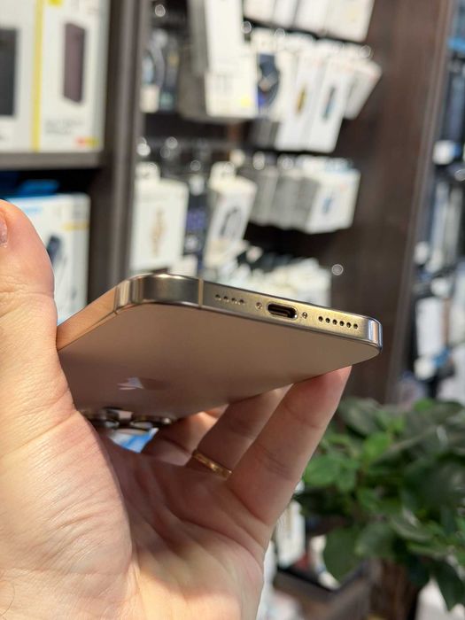 б/у iPhone 16 Pro Max 256GB (Desert Titanium) (Дуже гарний стан) (e-Sim), АКБ 94%
