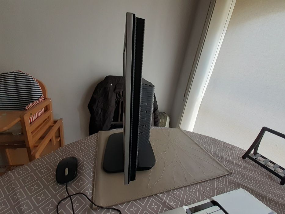 monitor/computer64409299376130121