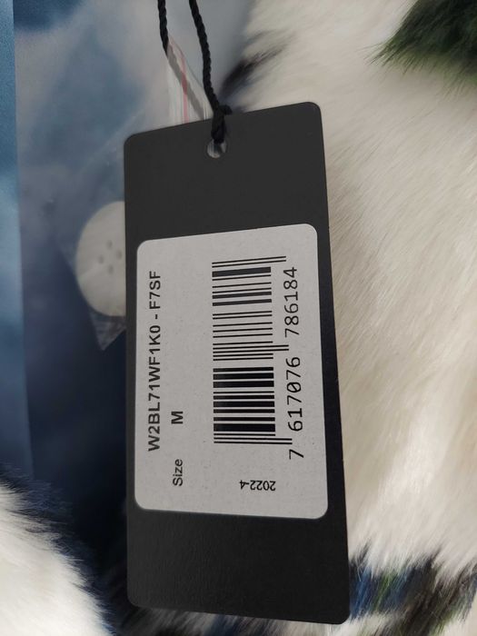 Guess futro
Płaszcz zimowy