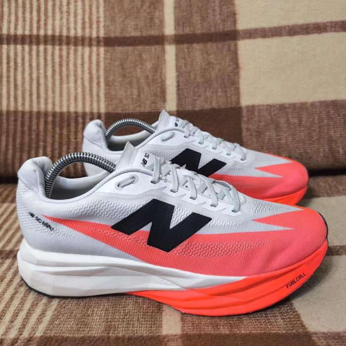 Чоловічі кросівки New Balance FuelCell SuperComp Elite v5