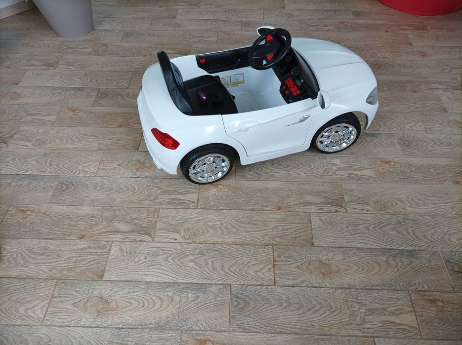 Дитяча електрична машина