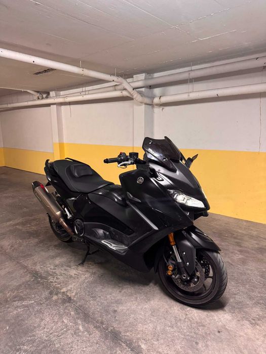 Vende-se  Tmax 560 Tech Max Nov. 2024