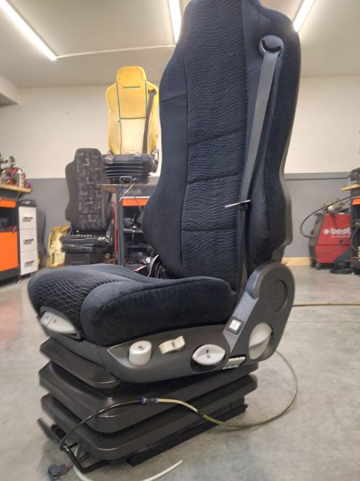Fotel kierowcy Mercedes Actros Atego Axor  
 Wzmocniony  gwarancja