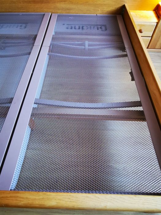 Łóżko sypialniane