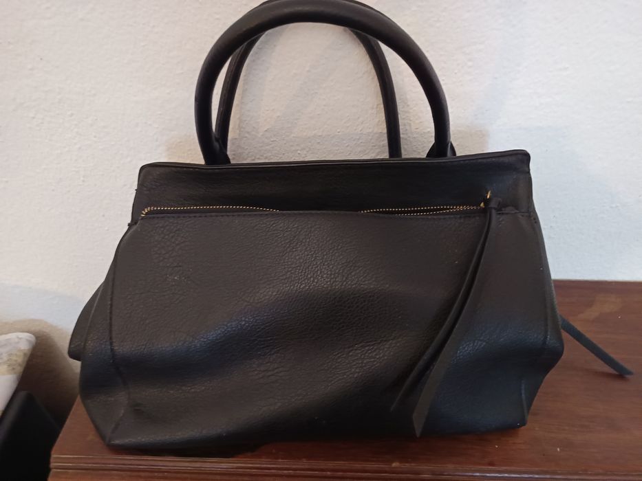 Mala preta da Stradivarius