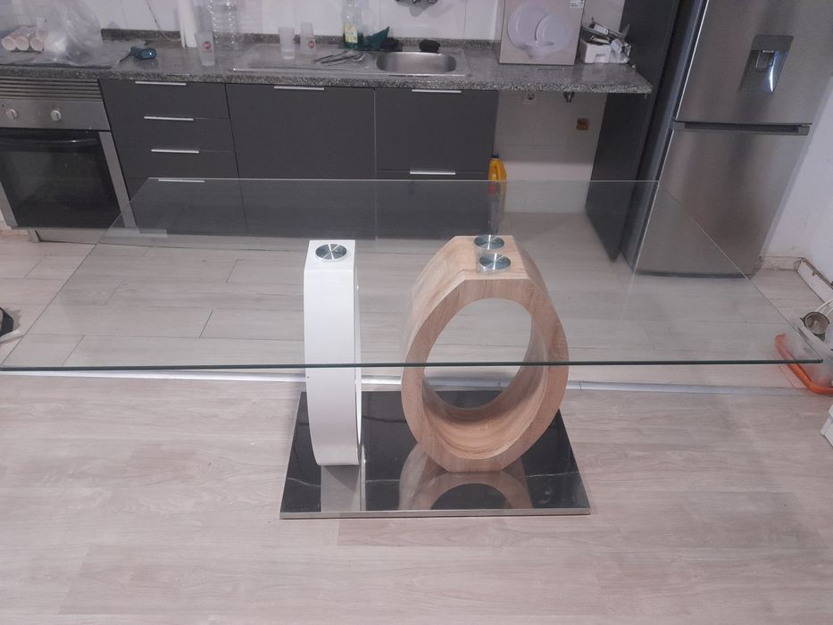 Mesa de jantar de vidro
