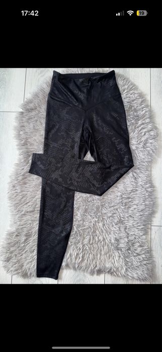 Sportowe leginsy HM w rozm S