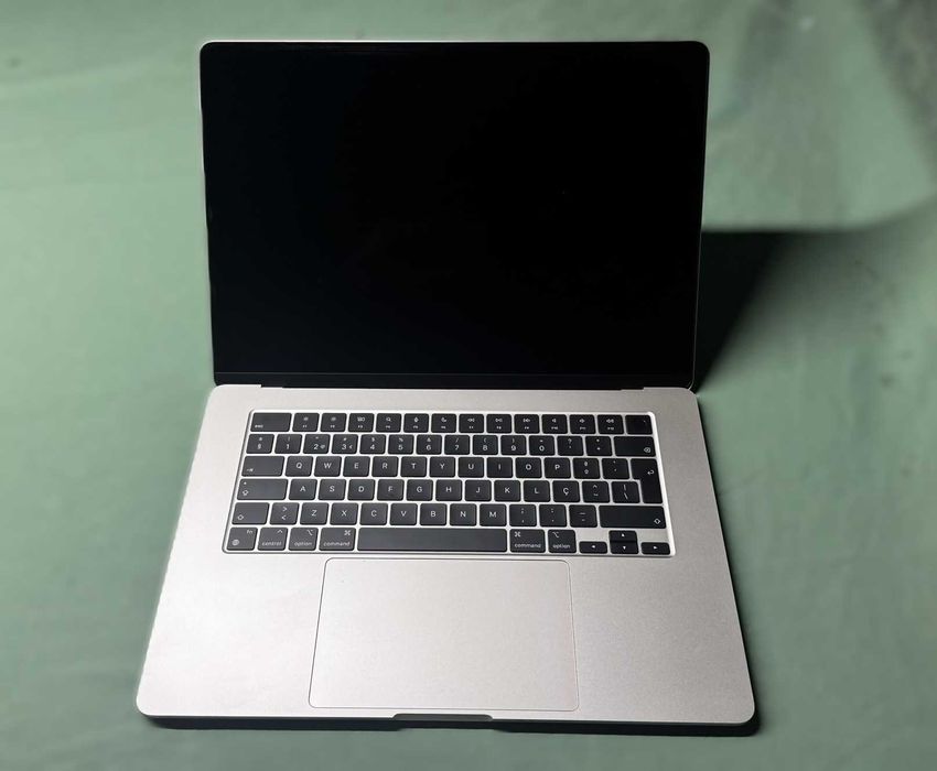 MacBook Air 15' M2 16GB SSD 2T Cinza em estado novo