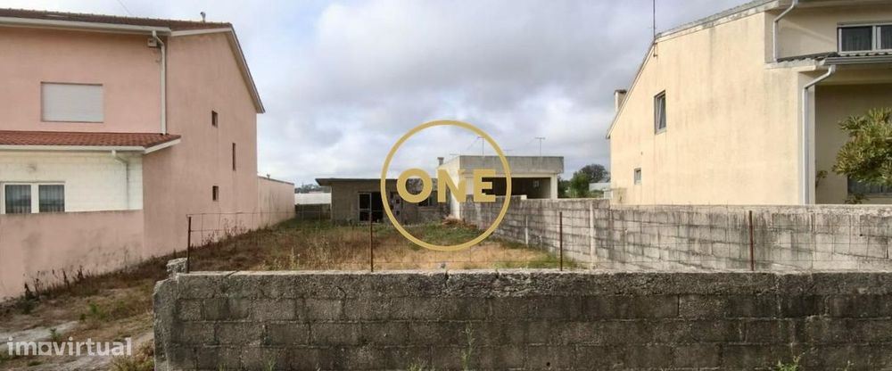 Lote com 351 m2 em Terroso, Póvoa de Varzim