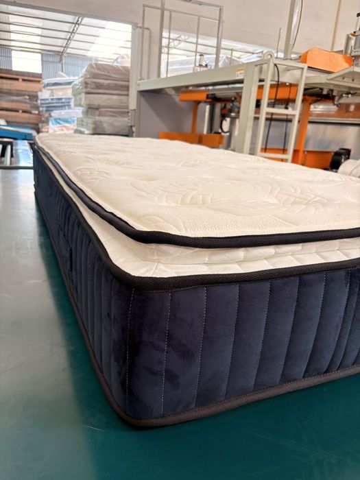Colchão Premium de molas ensacadas com topper visco