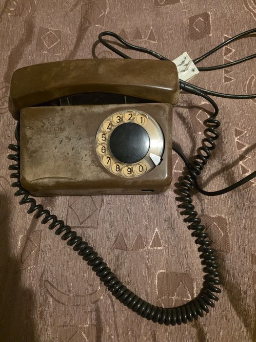 Aparat telefoniczny + drugi gratis z okresu PRL