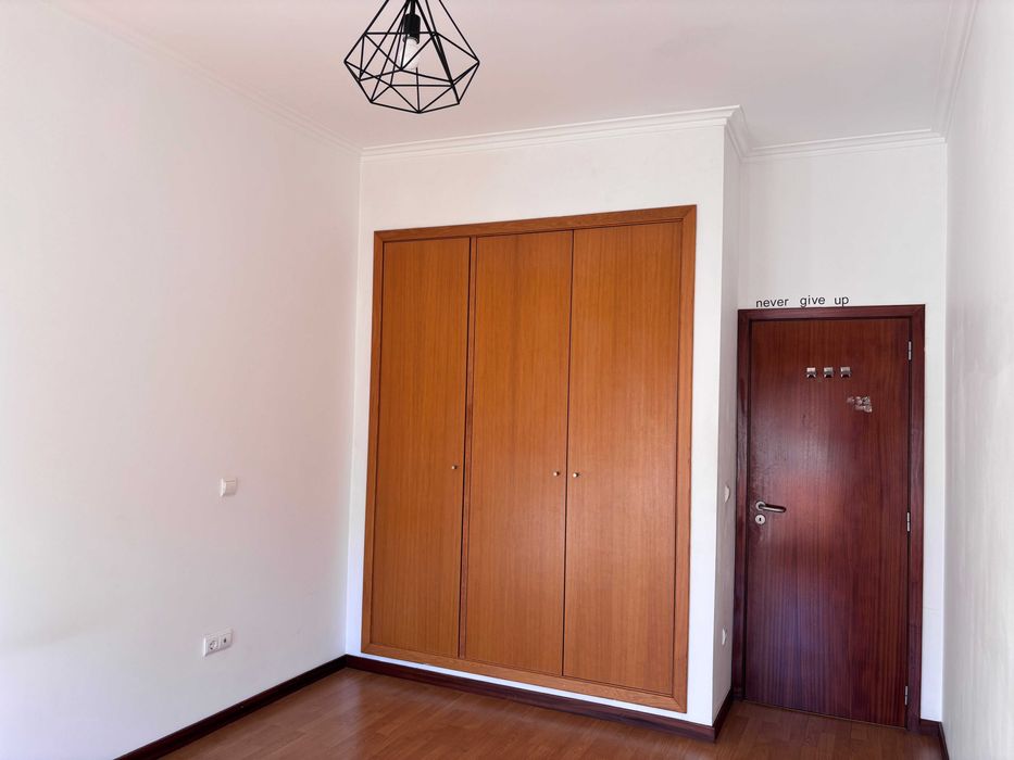 Apartamento T2 com garagem Rua do Brasil