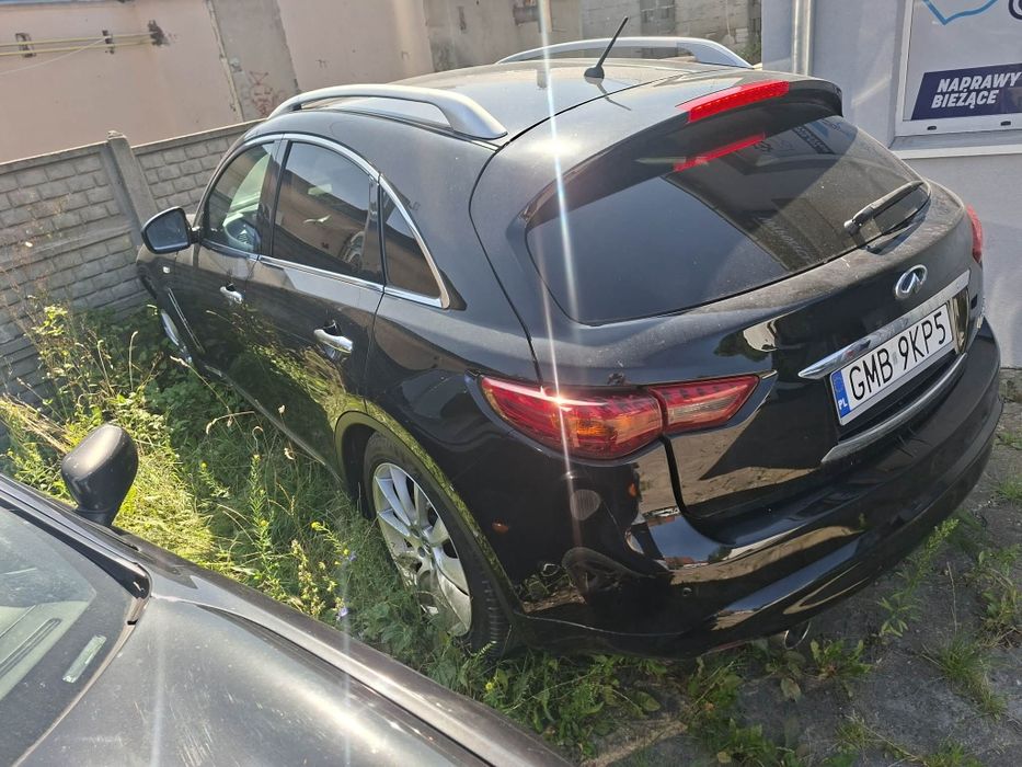 Infiniti fx30d zarejestrowany