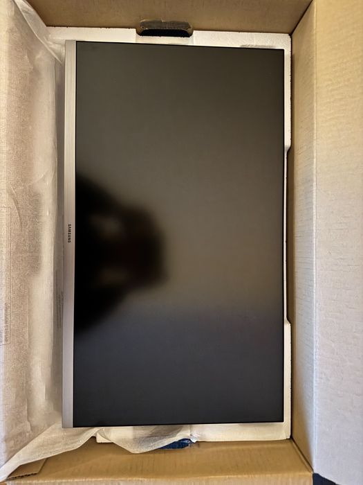 Monitor Samsung U28R550UQU – 28” 4K UHD IPS FreeSync