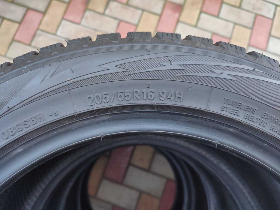 Зимові шини Toyo Observe GSi6 205/55 R16 94H