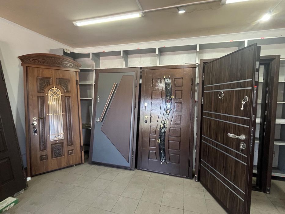 Вхідні двері броньовані РОЗПРОДАЖ ціна від 6500гр.
