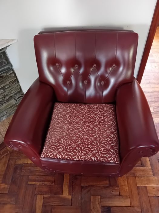 Sofas e mesinha de sala de estar