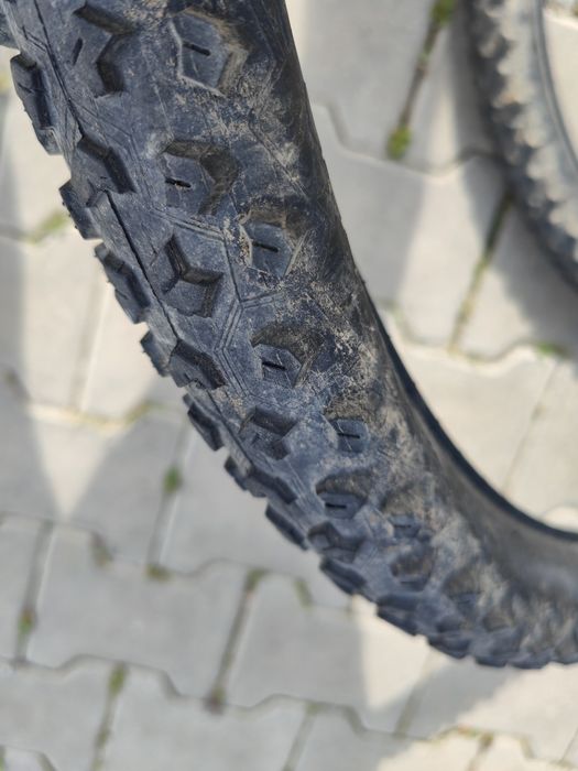 HUTCHINSON TAIPAN 27,5" x 2,20 Prawie Nowe