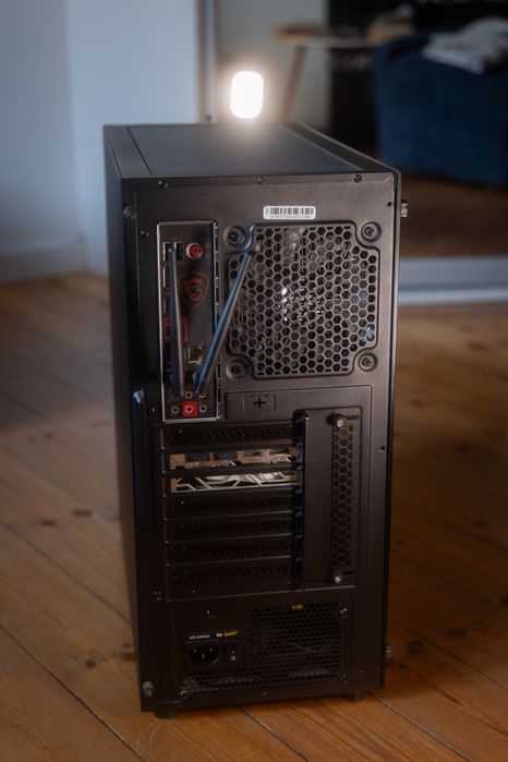 Komputer do pracy w biurze, gotowy na upgrade do gier/foto/video