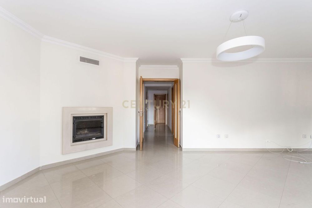 Apartamento T2 com Suite, Parqueamento e Arrecadação | Montijo