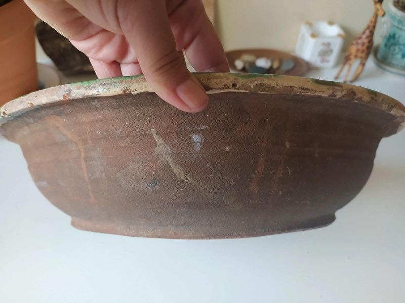 Taça muito antiga de barro vidrado, popular