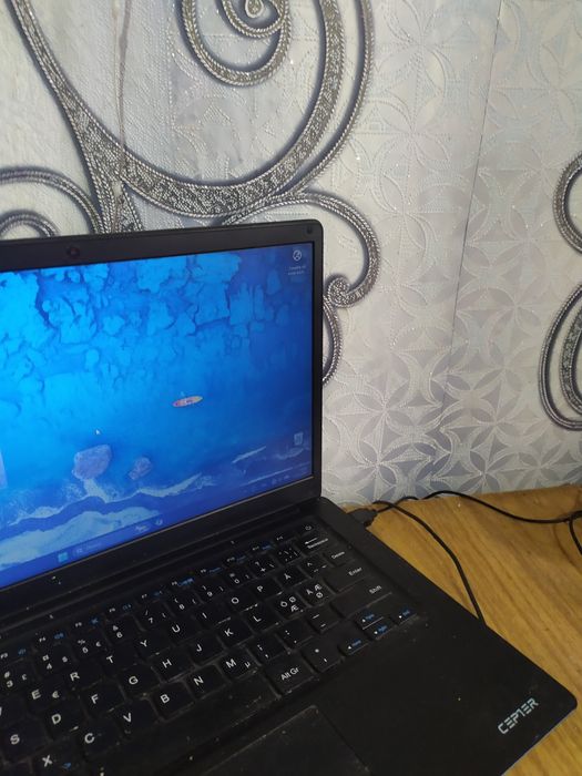 ноутбук в гарному стани