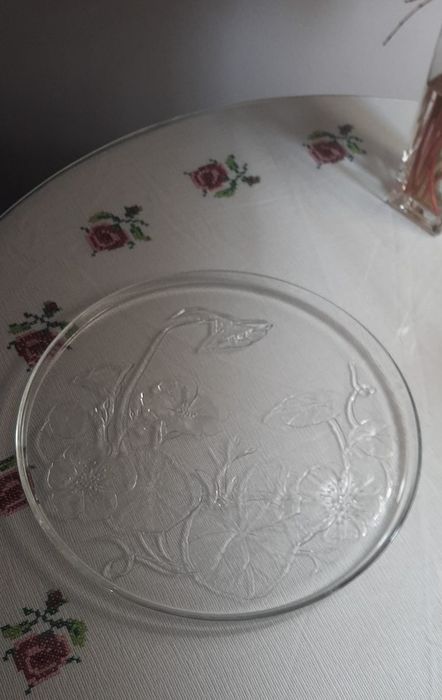 Prato de vidro para bolo