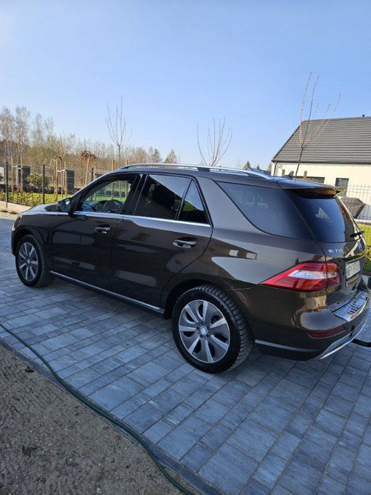 Mercedes-Benz ML Samochód z polskiego salonu. Mały przebieg. Nowy akumulator.