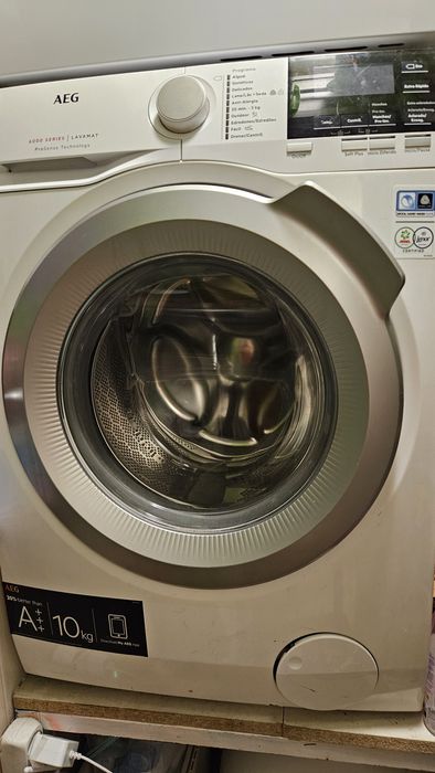 Máquina de lavar roupa AEG 10 kg – económica
Vendo máquina de lavar ro