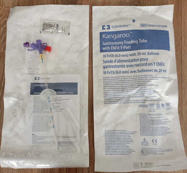 2 x Peg Kangaroo ch18