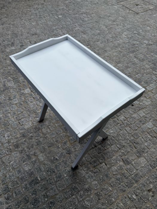 Mesa de apoio branca