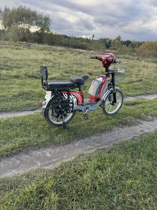 Елктро скутер велоспед збільшена батарея хватає на 100 км