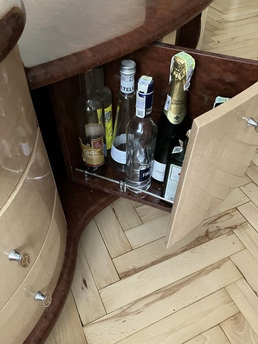 Тумба для вітальні, виробництво Малайзія