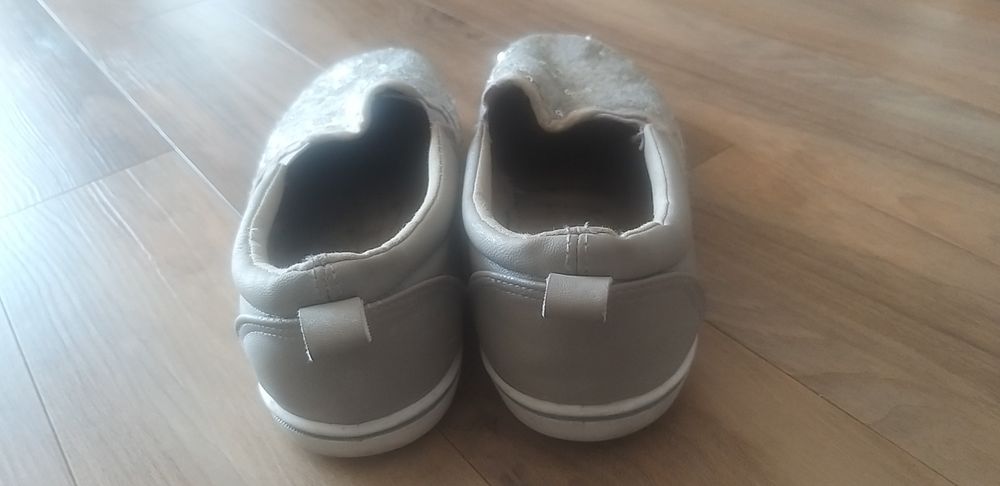 Buty srebrne slip on rozm 36