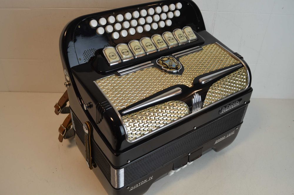 Concertina Adria 4Voz. N 06