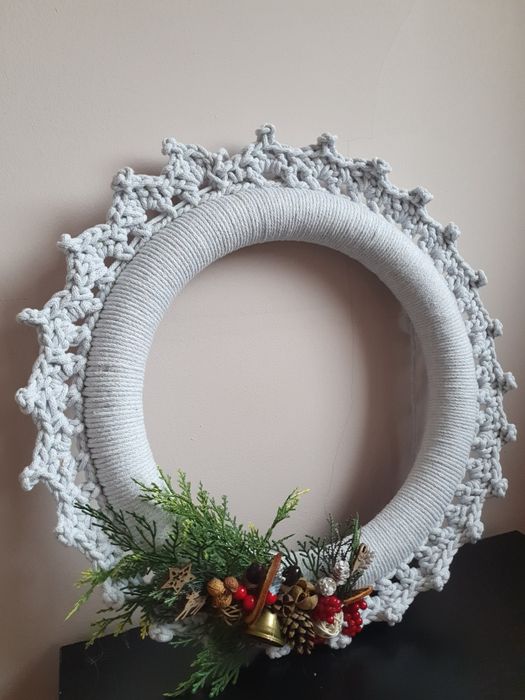 Wianek Bożonarodzeniowy na szydełku, rękodzieło