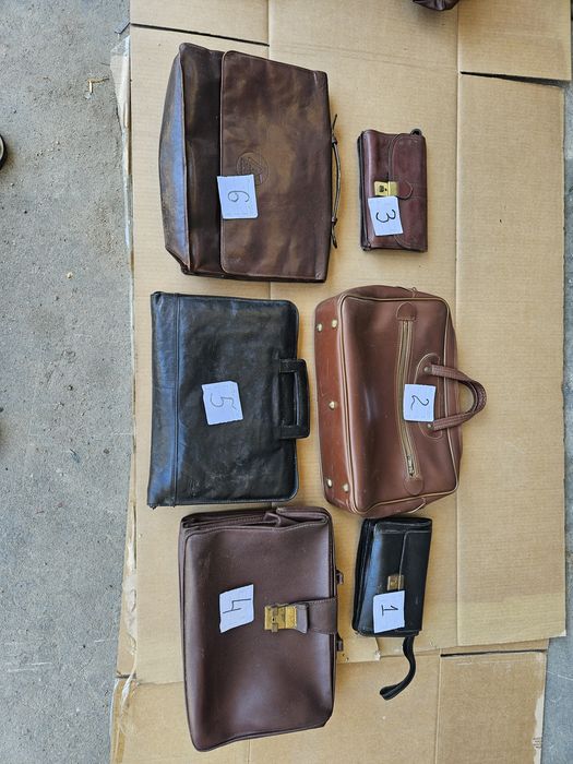 bolsas femininas de vários tamanhos e marcas