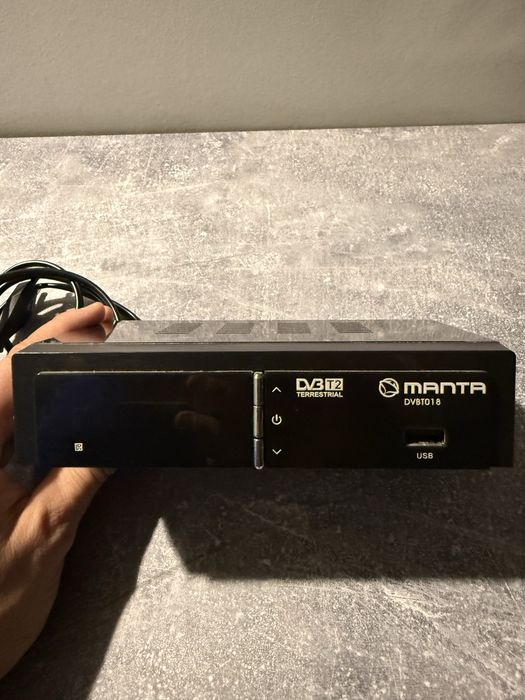 Dekoder Tuner telewizyjny DVB-T2/HEVC Manta DVBT018