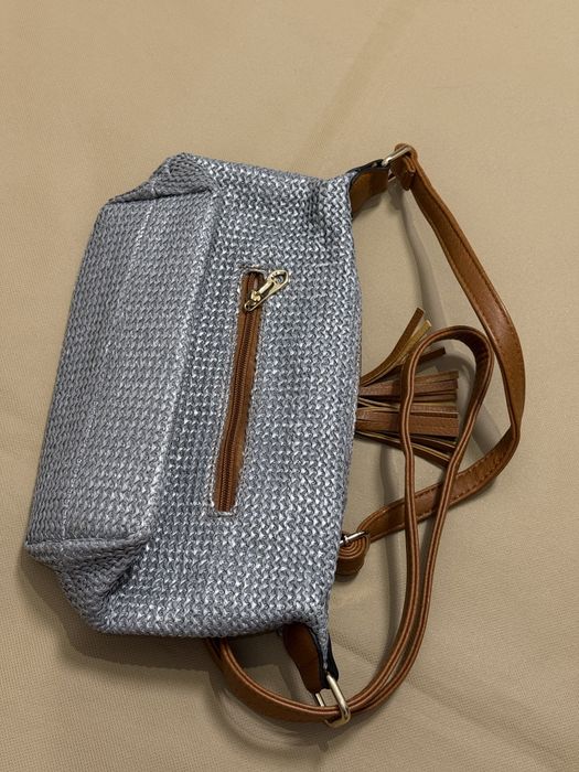 Srebrna torebka na  ramię