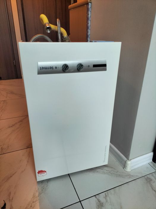 Piec gazowy przepływowy ogrzewacz wody Termet