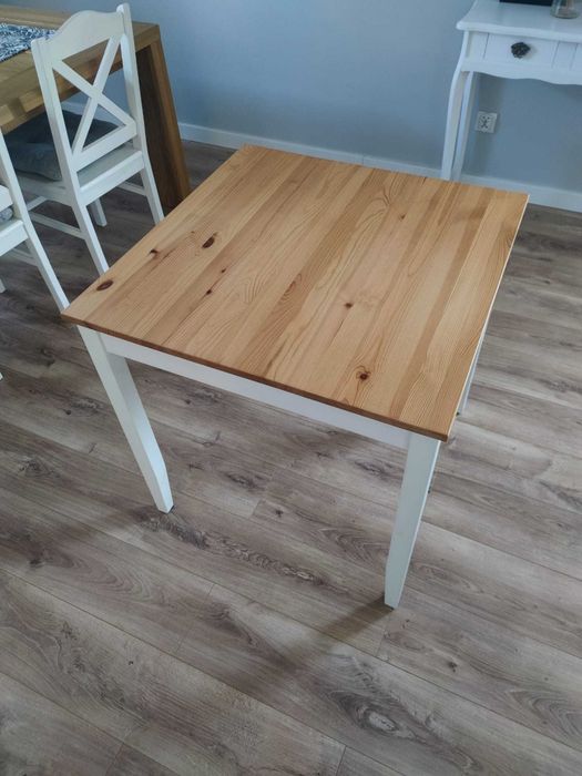 Stół drewniany Lerhamn (IKEA)
