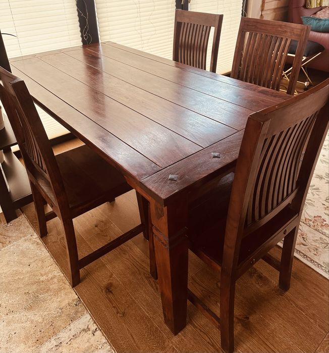 Stół drewniany i 4 krzesła