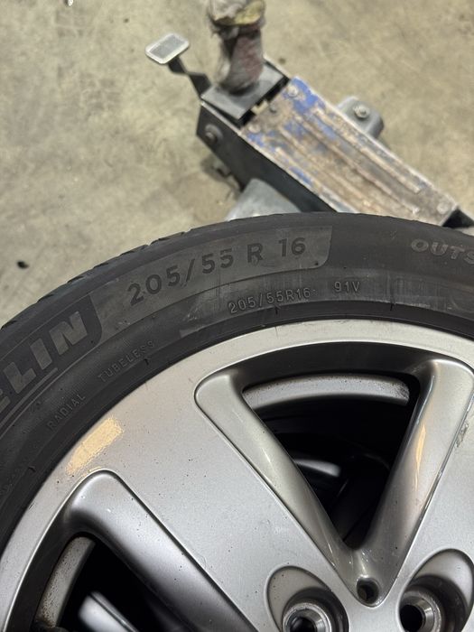 Jantes BMW 16'' + Pneus Michelin Primacy 4 205/55R16 - Quase Novos