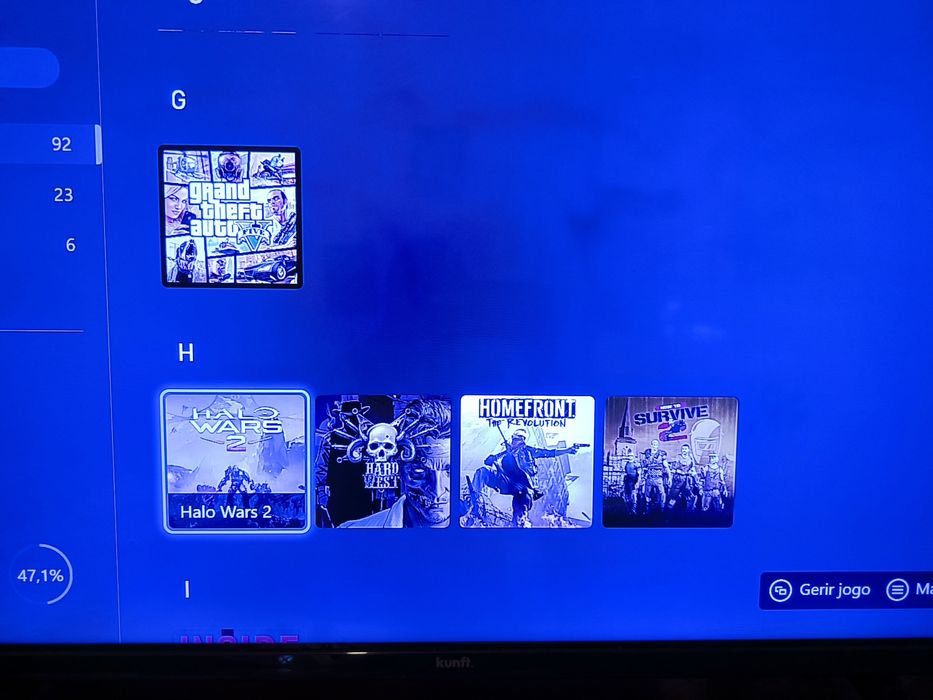 Xbox One S Premium Pack: 92 Jogos + Razer Kishi