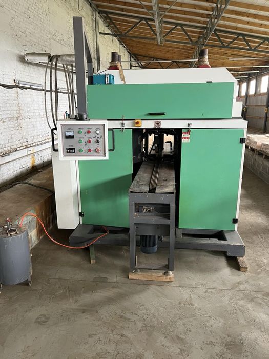 Верстат вертикальна стрічкова пилорама