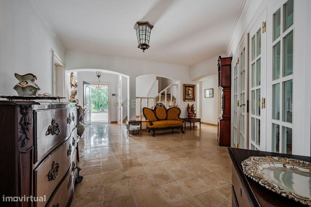 Moradia de sonho com Piscina, 7 Divisões e com Terreno 8461 m2  – Exce