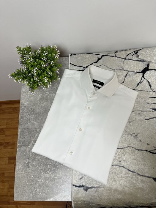 Hugo Boss slim fit рубашка белая мужская / Размер L