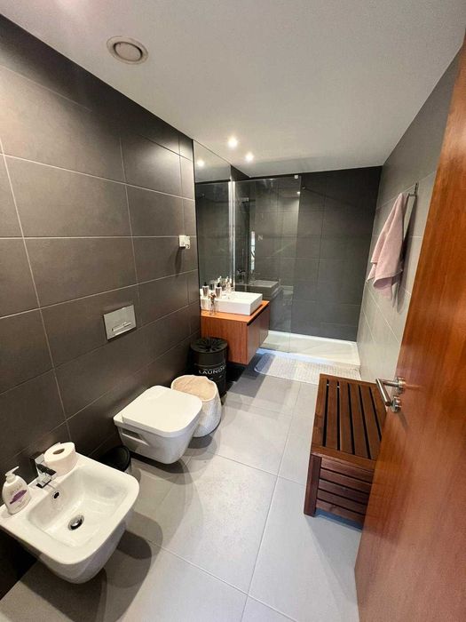 Apartamento T1 + Pátio Ext. + Parque Coberto / Porto - Asprela - Hospital São João